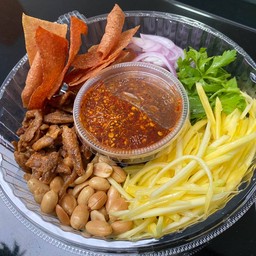 ยำมะม่วงสามกรอบ