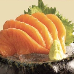 ปลาแซลมอนซาซิมิ