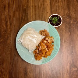 ข้าวเหนียวไก่ทอดน้ำปลา