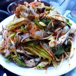 ยำมะม่วง แซ่บยามเย็น