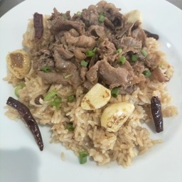 ข้าวผัดมันเนื้อเนื้อชิ้น