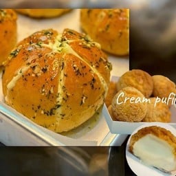 [เซตสุดฮิต] ปังกระเทียมชีส + ครีมพัฟ (Cream puff) + Molten Chocolate Cake (ช็อกโกแลตลาวา)