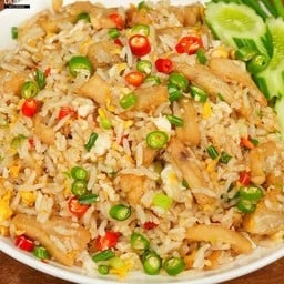 ข้าวผัดกากหมูเจียว