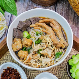 ก๋วยเตี๋ยวไก่ตุ๋น