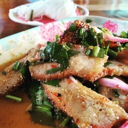 น้ำตกหมู