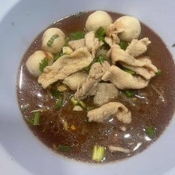 ร้านก๋วยเตี๋ยวเจ๊ต้อม