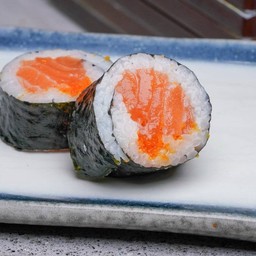 ข้าวห่อแซลมอนไข่กุ้ง