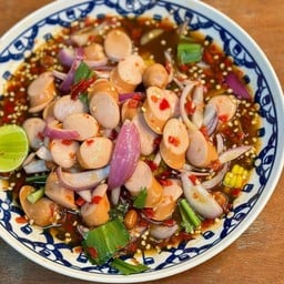 ยำไส้กรอก