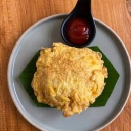 ข้าวไข่เจียว Thai style omelet on rice