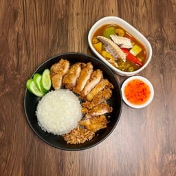 ข้าวไก่ทอดแกงไตปลา