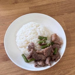 ผัดกะปิหมู+ถั่วฝักยาว ราดข้าว