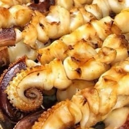 ปลาหมึกย่าง แพรเพลง เจ้าเดิมทุ่งรี สาขาโรงปูน