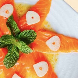 แซลมอนแล่บางซอสซีฟู้ด