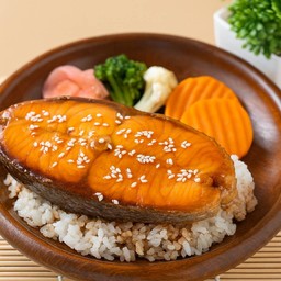 ข้าวแซลม่อนเทอริยากิฉ่ำซอส