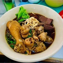 เตี๋ยวไก่ตุ๋น สวน60 เจ๊อ้อยคนจัน สาขา 1 สวน60