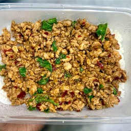 กะเพราหมูสับพริกแห้ง