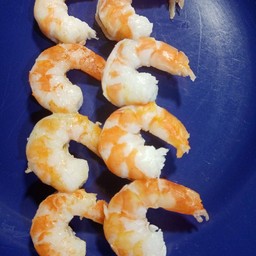 กุ้งสดเสียบไม้