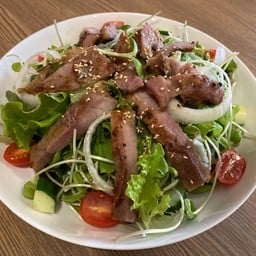สลัดหมูย่าง