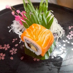 แซลมอนโรล