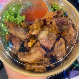 ไส้หมูทอดกระเทียม