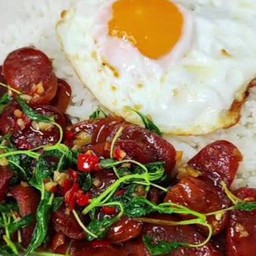 ข้าวหน้ากระเพรากุนเชียง+ไข่ดาว