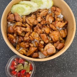 ข้าวไก่ผัดซีอิ๊ว