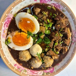 ก๋วยเตี๋ยวหมูสันคอตุ๋น ธรรมดา