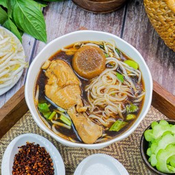 ก๋วยเตี๋ยว น่องไก่