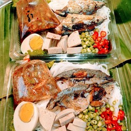 ยำขนมจีน