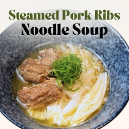 ก๋วยเตี๋ยว ซี่โครงหมูตุ๋น