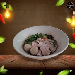 ก๋วยเตี๋ยวเนื้อสด(เนื้อสด,ลูกชิ้น,ตับ) ใหญ่