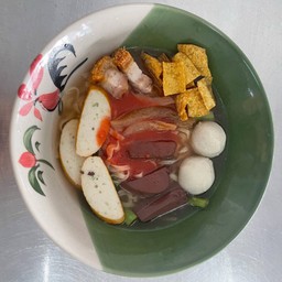 ก๋วยเตี๋ยวเย็นตาโฟหมูกรอบ