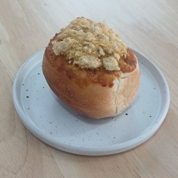 ขนมปังปิ้ง พริกเผาหมูหยอง