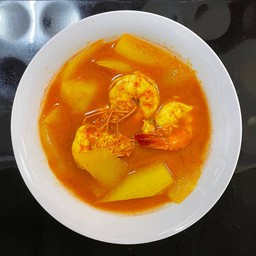 ฟรี !! ข้าวหอมมะลิ +แกงส้มใต้กุ้งกับมะละกอ (ถุงใหญ่) + ผักสด