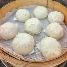 ร้านซาลาเปาขนมจีบ  ห้วยยอด