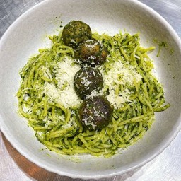 Creamy pesto meatball