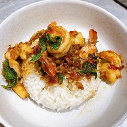 ข้าวกะเพรากุ้ง