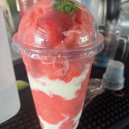 สตอเบอรี่สมูทตี้โยเกิร์ต