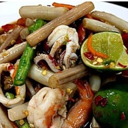 ร้านยำแซ่บ (By หน้าประตูชัย)