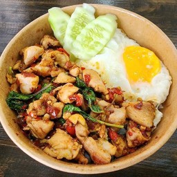 กะเพราไก่พริกแห้ง