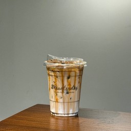 Caramel Macchiato (คาราเมลมัคคิอาโต้)