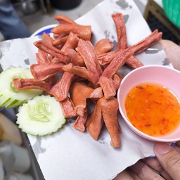 ไส้กรอกทอด