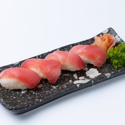 ทูน่าซูชิ (6 ชิ้น)