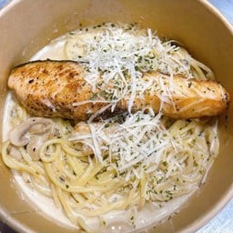 Creamy Truffle Mushroom Salmon Pasta