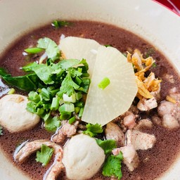 ก๋วยเตี๋ยวหมูน้ำตก