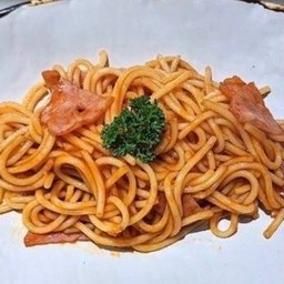 สปาเก็ตตี้เบคอนผัดซอส