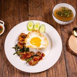 ฟารีดาก๋วยเตี๋ยวเนื้อตุ๋น-อาหารตามสั่ง ตลาดวังน้อย