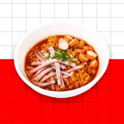 บะหมี่เกาหลีน้ำแฮมและไส้กรอก