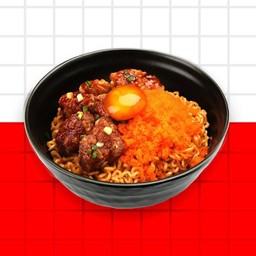 บะหมี่ไก่ทอดไข่กุ้งล้นรสเผ็ดไข่ดองซีอิ๊ว