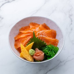 ข้าวหน้าปลาแซลมอน